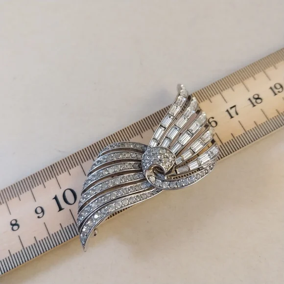 Art Deco Silver Women's Jewelry Brooch - Picture 10 of 16